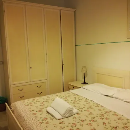 招待所 Casa Corsi 2*