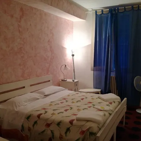 招待所 Casa Corsi 2*